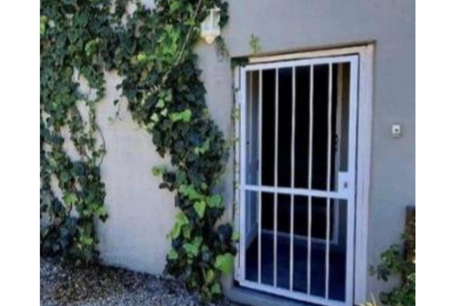 To Let 1 Bedroom Property for Rent in Edgemead Western Cape
